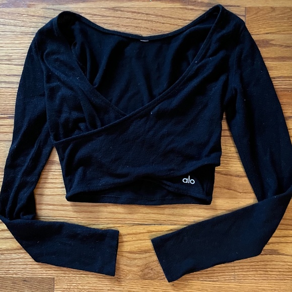 ALO Yoga Sweaters - Alo yoga crop sweater